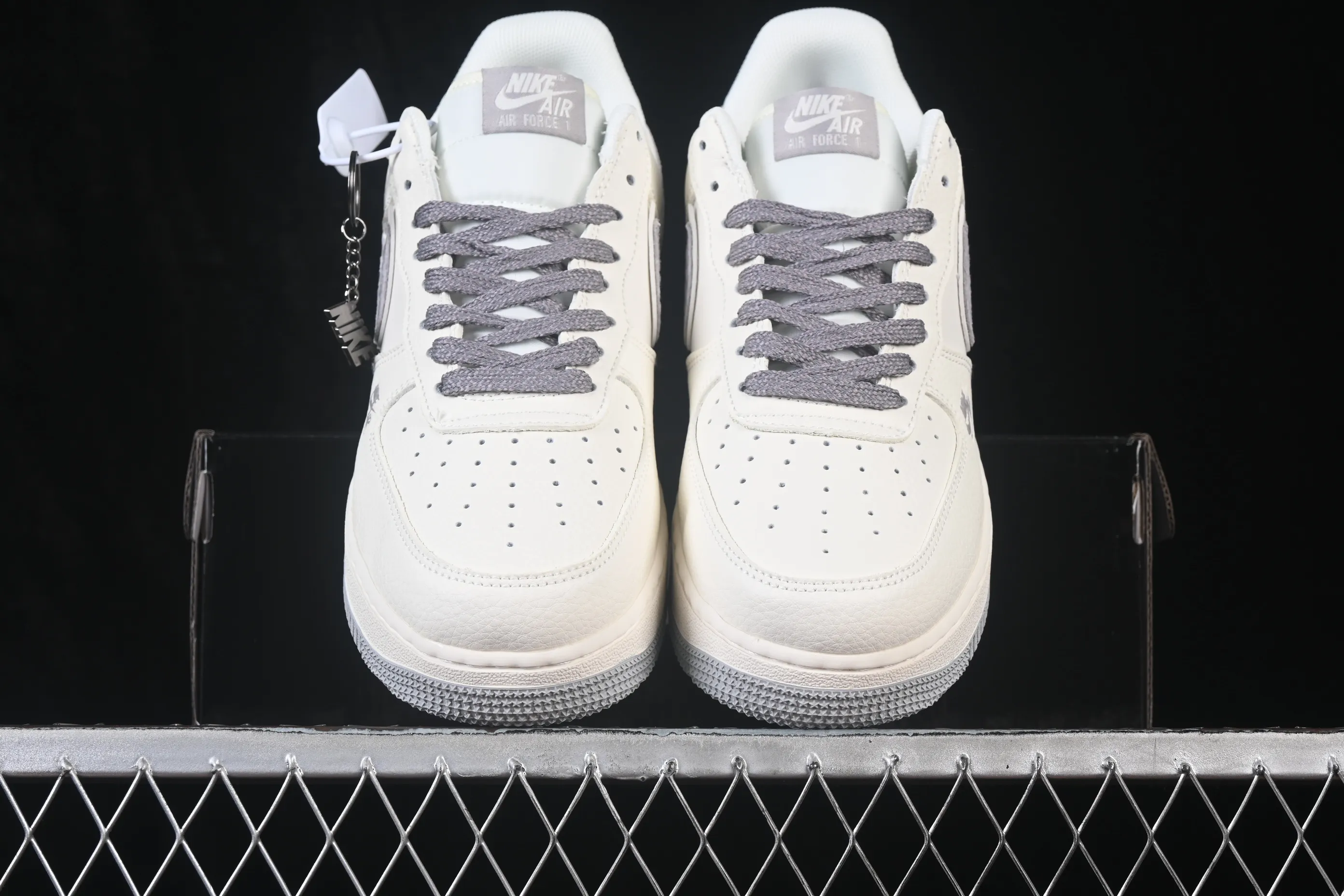 All categories Nk Air Force 1 Air Force series Nk Air Force 1 Low Air Force low-top Nike Air Force 1'07 Low off-white matt gray Air Force 1 low-top casual sneakers DN9688-107